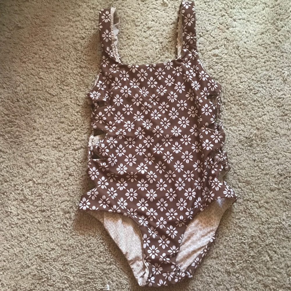 XXL HONEY DAISY HIDEAWAY